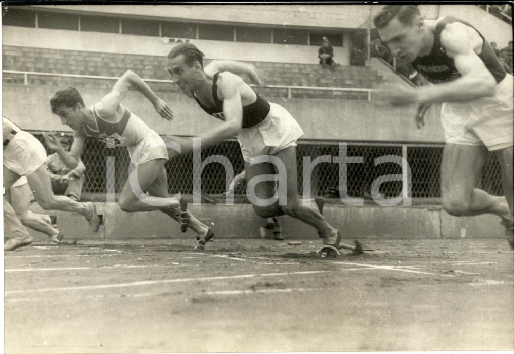 Fotografia d'epoca originale 1935 MILANO Atletica leggera Gara 100 metri PRO PATRIA 1
