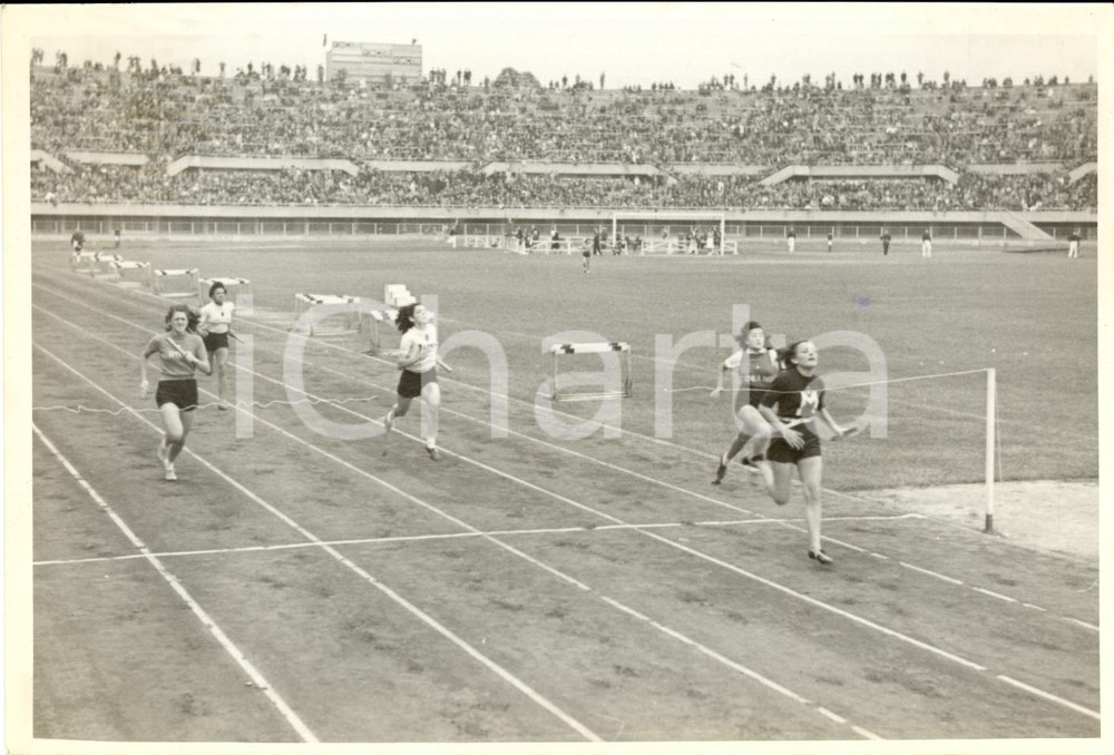 Fotografia d'epoca originale 1941 TORINO Atletica Finale staffetta 4x100 GIL MILANO 1