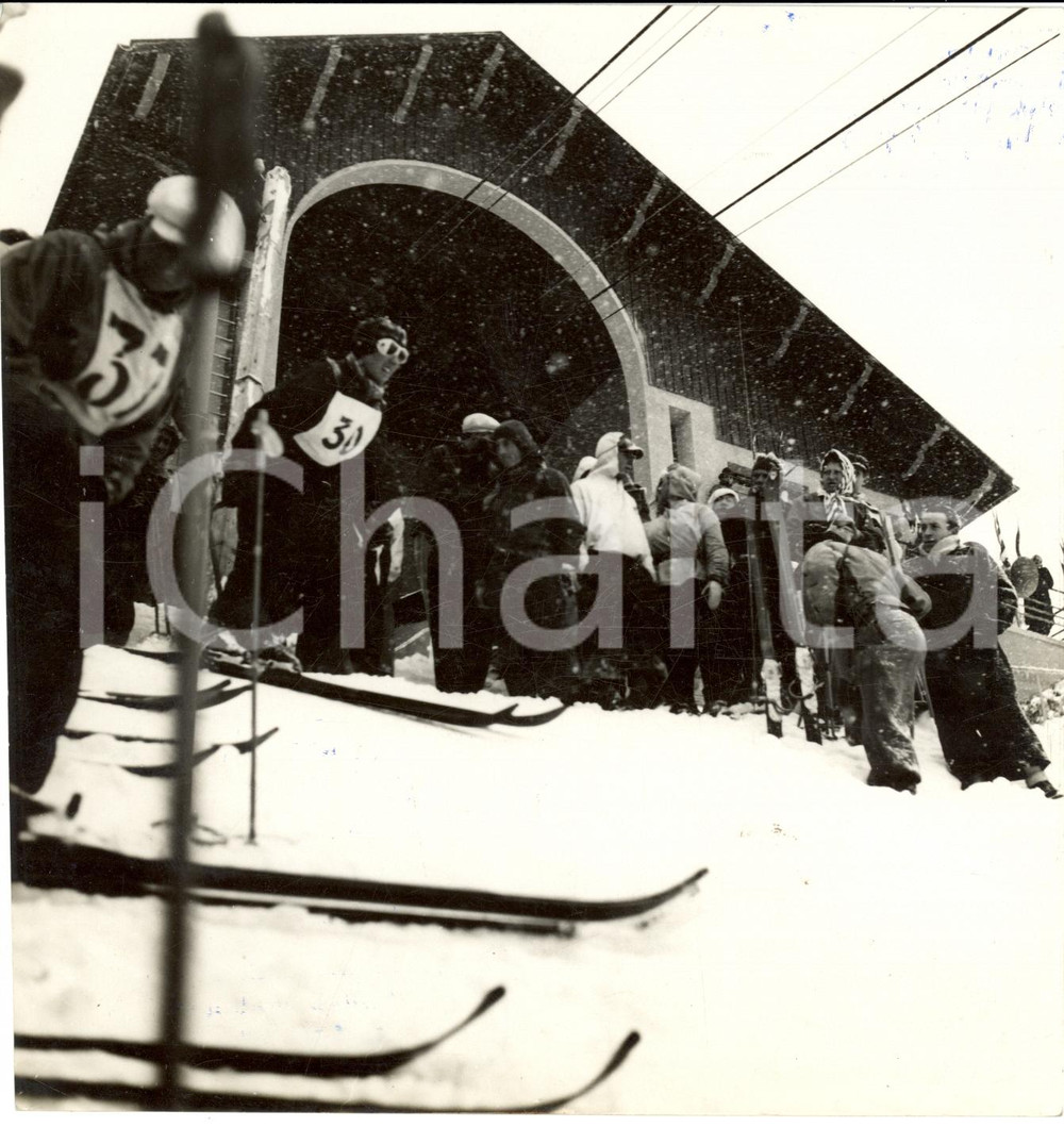 Fotografia d'epoca originale 1940 ca SCI CORTINA James COUTTET al via della discesa 1