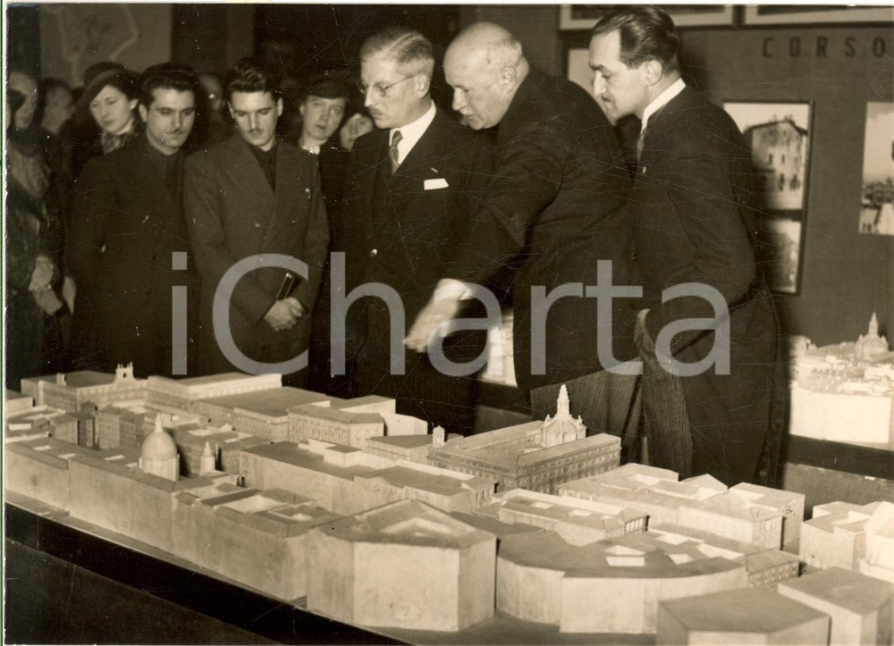 Fotografia d'epoca originale 1937 WIEN Kurt Alois VON SCHUSCHNIGG visita architettura italiana SEZESSION Foto 1