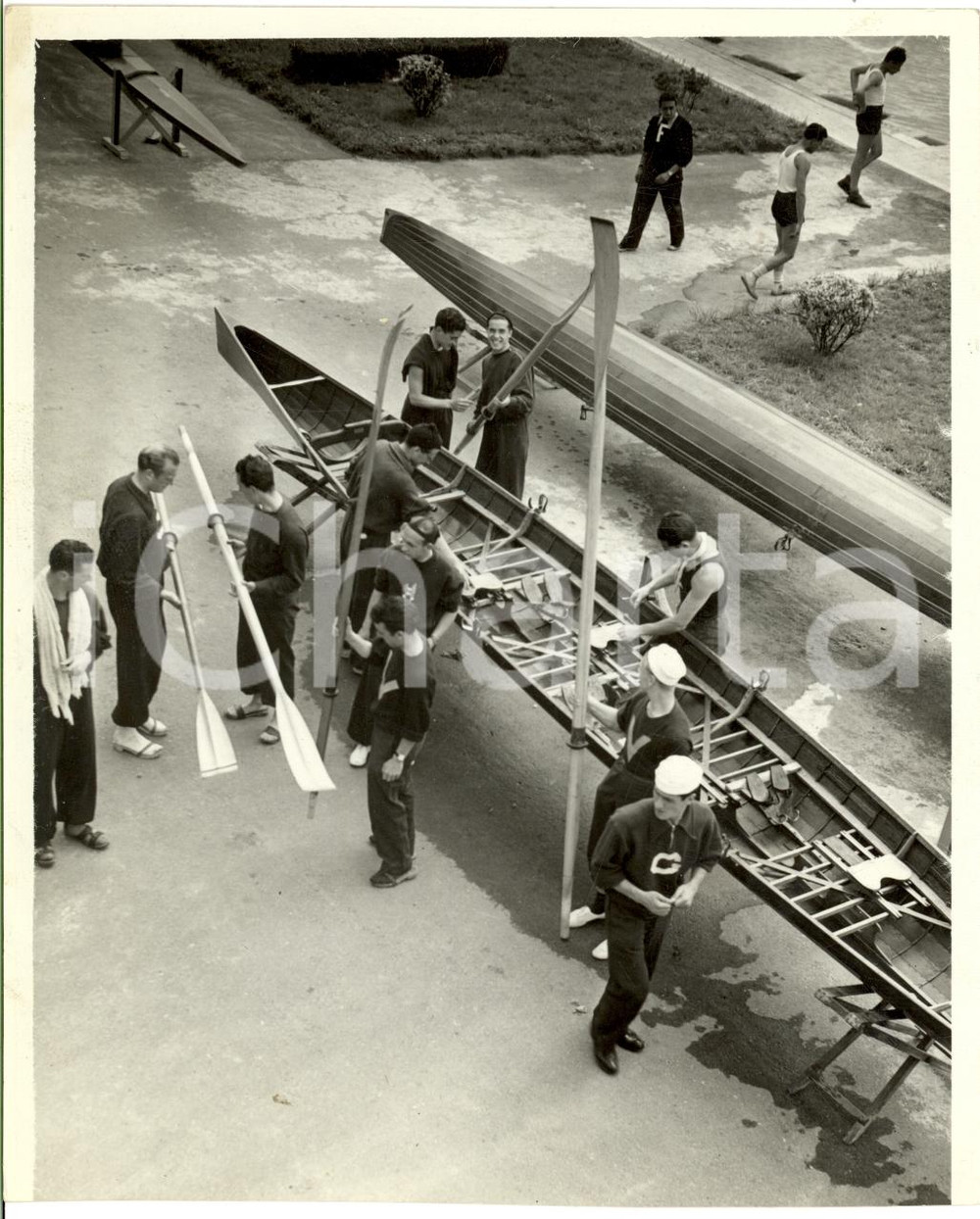 Fotografia d'epoca originale 1940 MILANO Preparativi Littoriali del Remo IDROSCALO 1