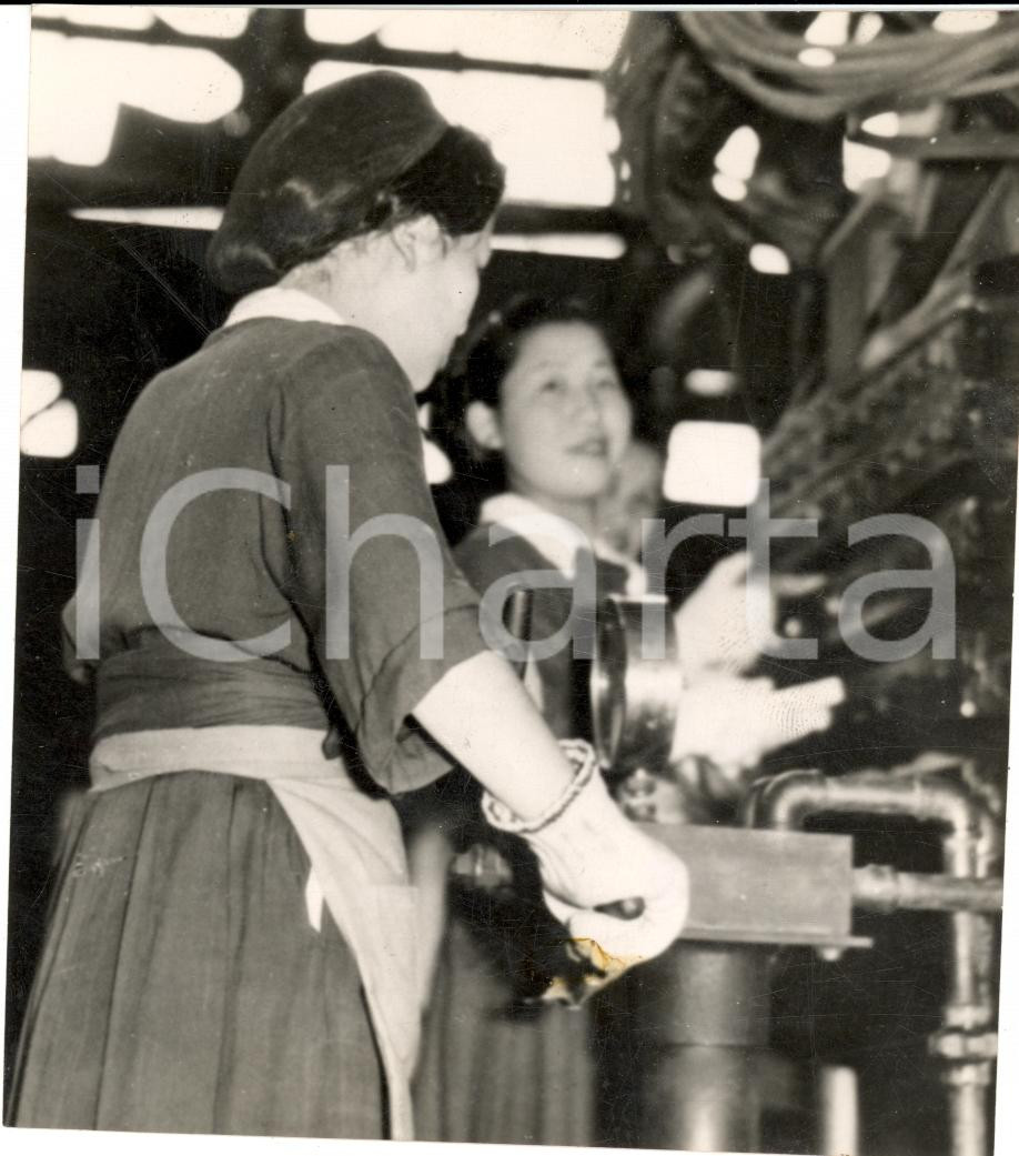 Fotografia d'epoca originale 1941 GIAPPONE WW2 Costruzione delle maschere anti-gas 1