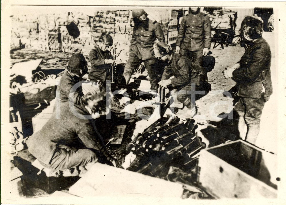 Fotografia d'epoca originale 1936 CINA Sino-Japanese War Cinesi caricano obici 1
