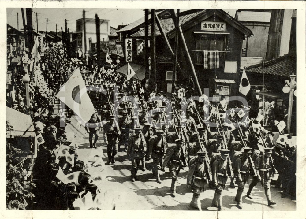 Fotografia d epoca originale 1942 YOKOHAMA WW2 Fucilieri Marina Imperiale in marcia Foto DANNEGGIATA 1