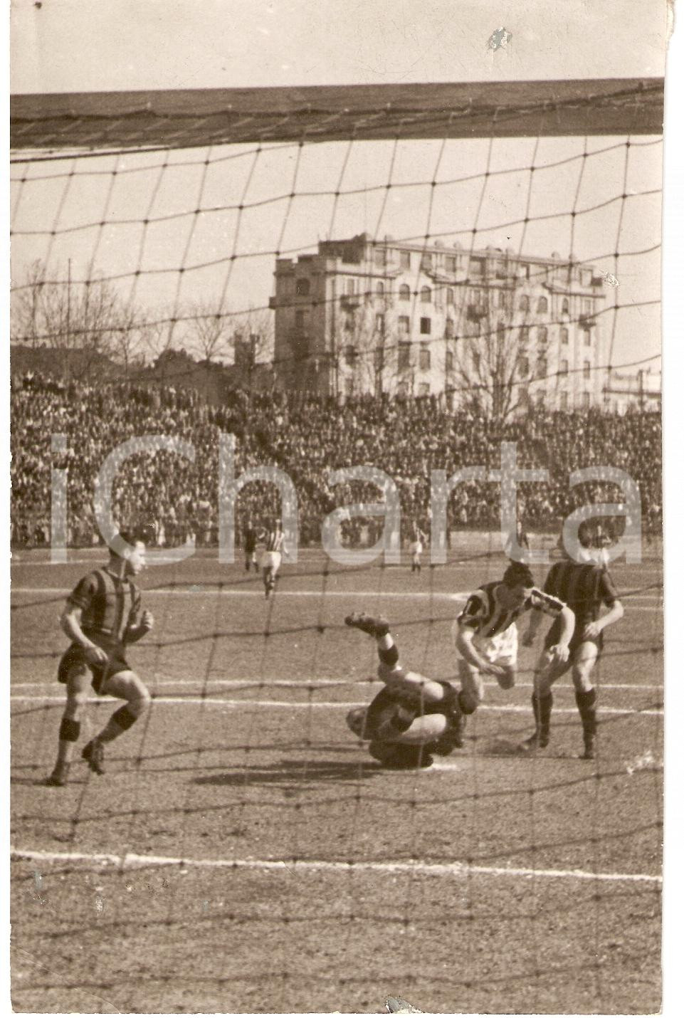 Fotografia d epoca originale 1942 MILANO Calcio AMBROSIANA  JUVENTUS Uscita Angelo CAIMO Fotografia 1