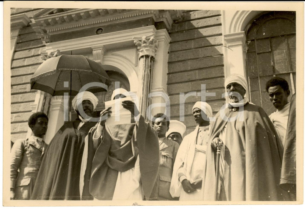 Fotografia d epoca originale 1937 ADDIS ABEBA ETIOPIA AOI Abuna ABRAHAM riconsacra chiesa copta SAN GIORGIO 1