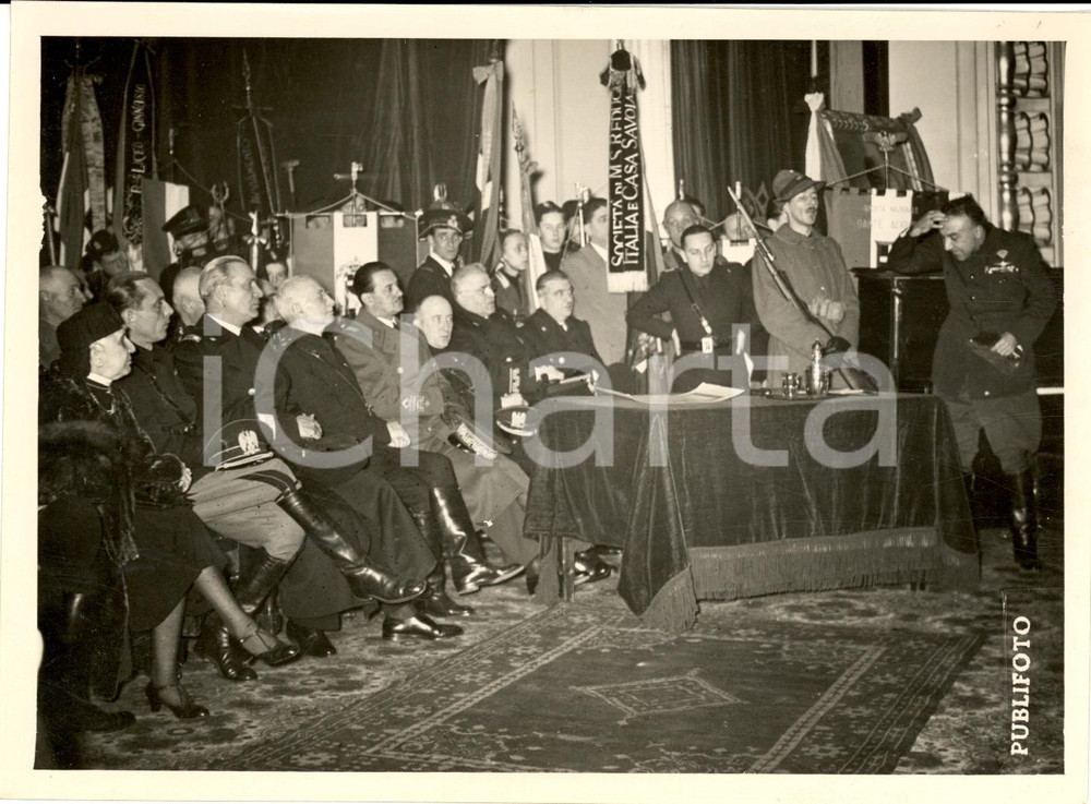 Fotografia d epoca originale 1940 ca MILANO Vittorio BEONIO BROCCHERI alla Dante Alighieri Fotografia 1
