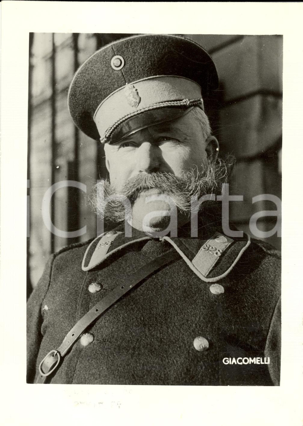 Fotografia d epoca originale 1941 SOFIA BULGARIA WW2 Un guardiaportone del Palazzo Reale  FOTO 1