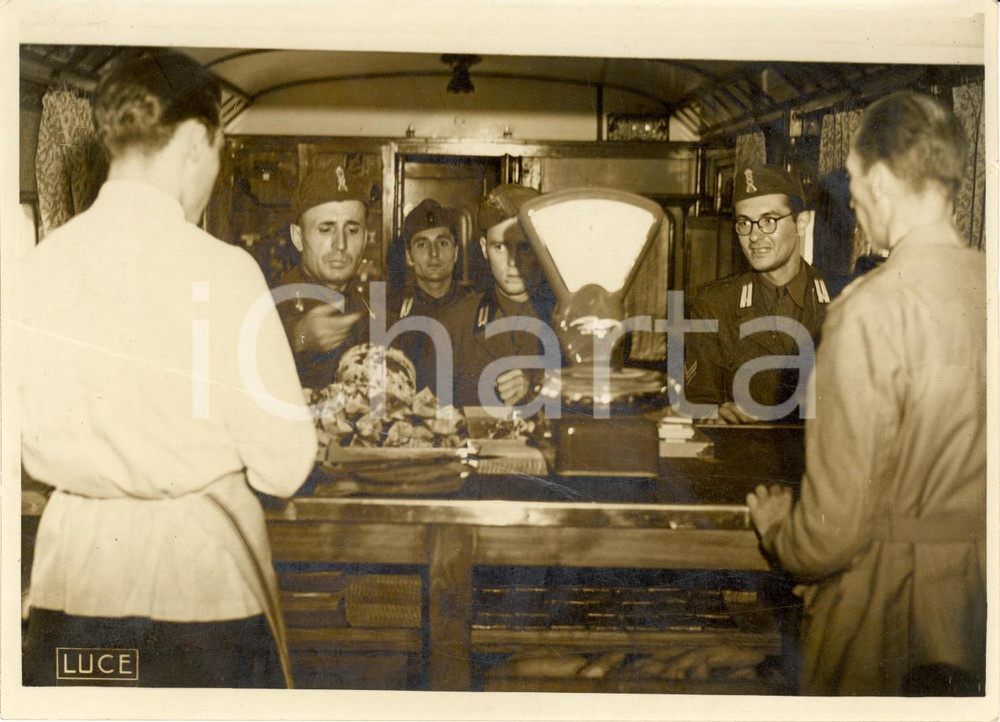Fotografia d epoca originale 1941 ROMA WW2 Prime carrozze ristorante su tradotte militari FOTO 1