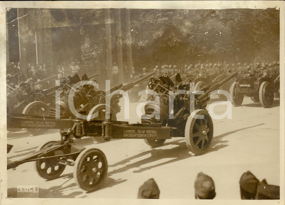Fotografia d epoca originale 1939 Torino, Regio Esercito, cannoni antiaerei 75/46 FOTOGRAFIA DANNEGGIATA 1