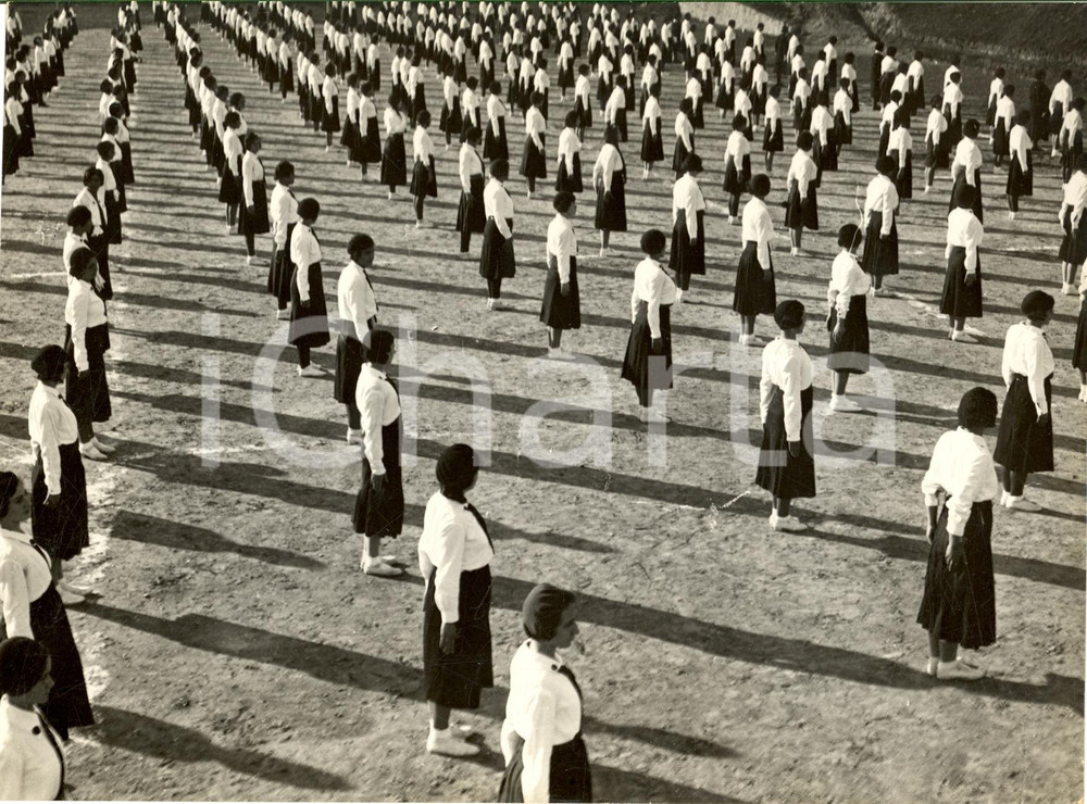 Fotografia d epoca originale 1935 ca ROMA Atlete dei GUF schierate in fila Fotografia 1