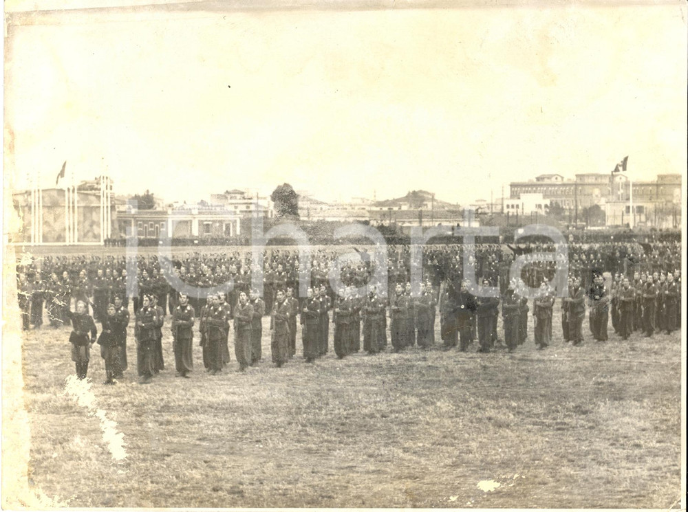 Fotografia d epoca originale 1935 ca ROMA Militanti PNF schierati durante raduno con SS tedesche Foto 24x18 1