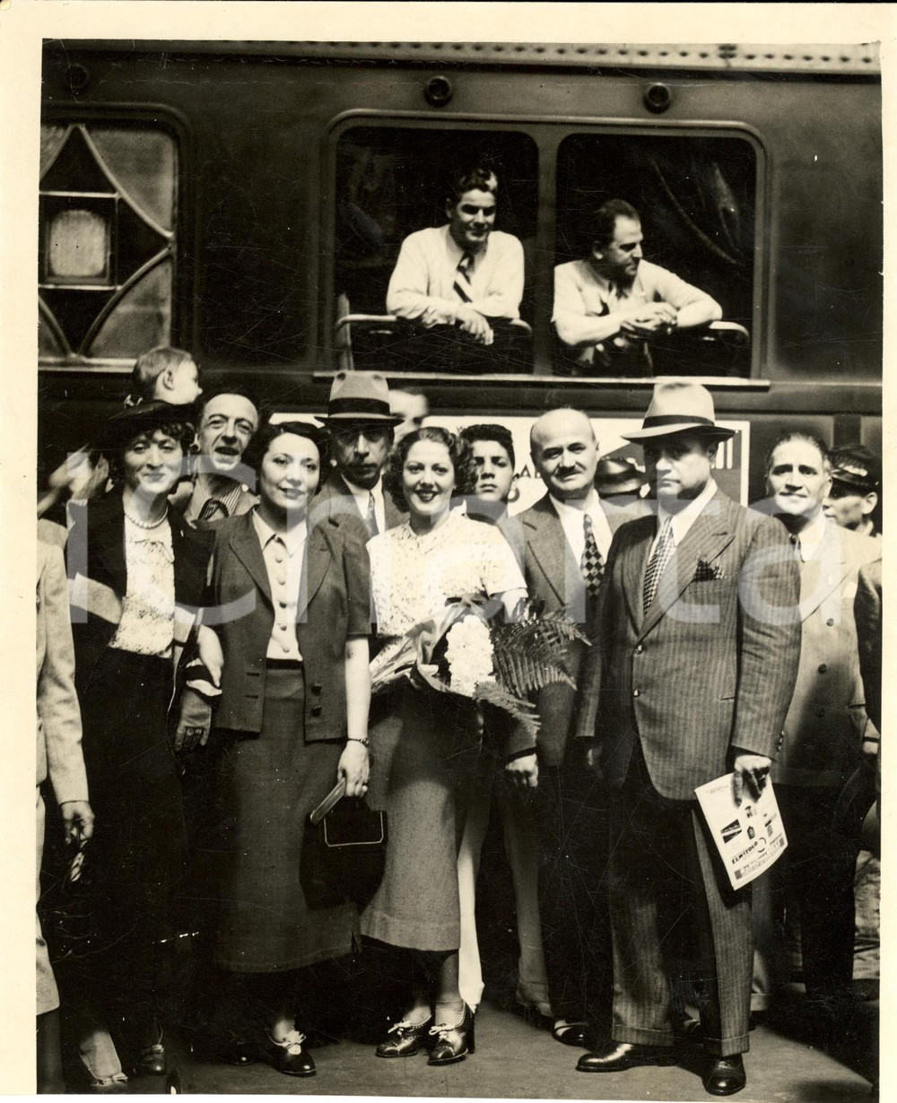 Fotografia d epoca originale 1937 MILANO Nives POLI Beniamino GIGLI partono tournÃ©e 1