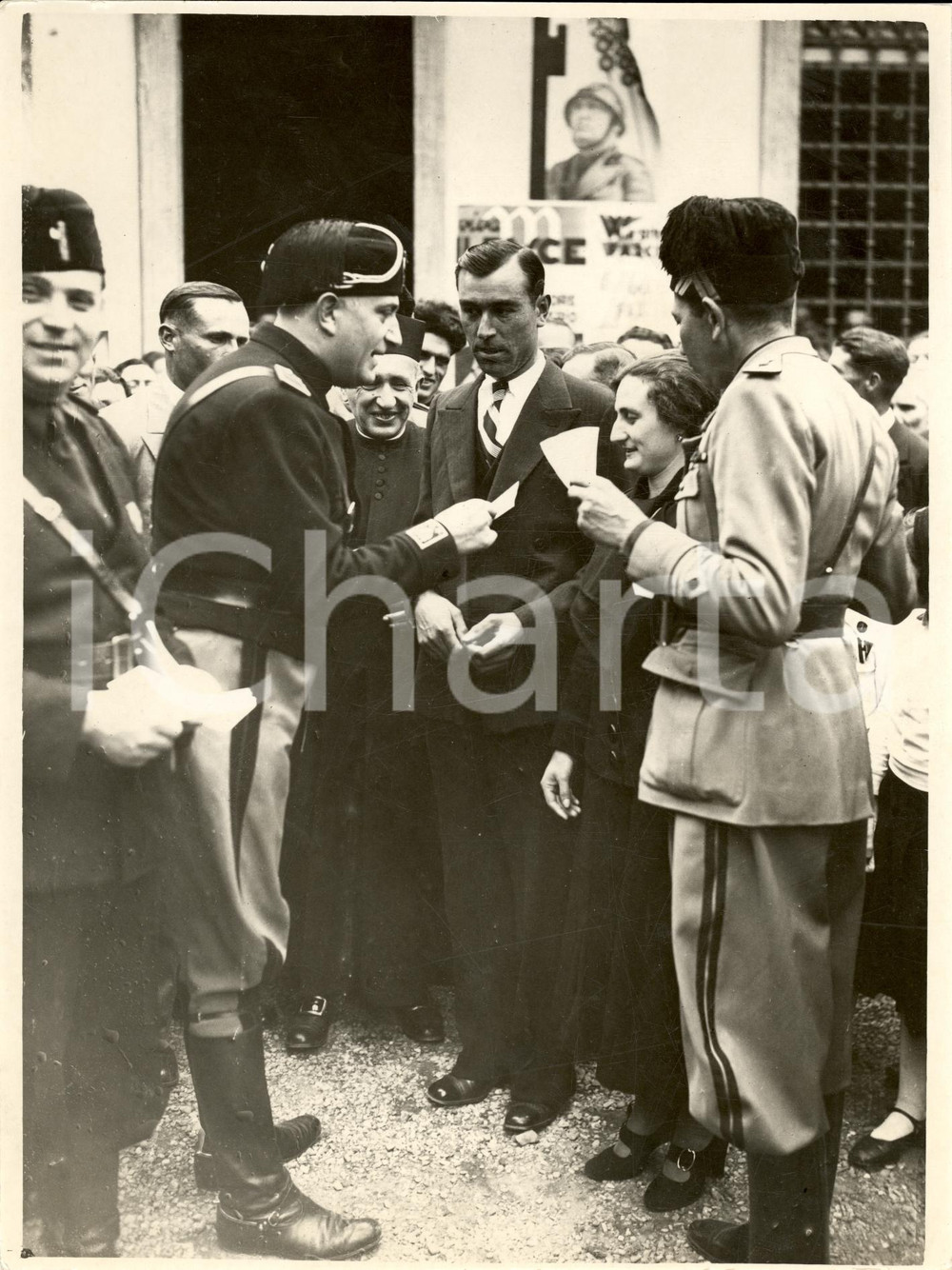 Fotografia d epoca originale 1937 CUGGIONO MI Rino PARENTI consegna premi nuzialitÃ  1