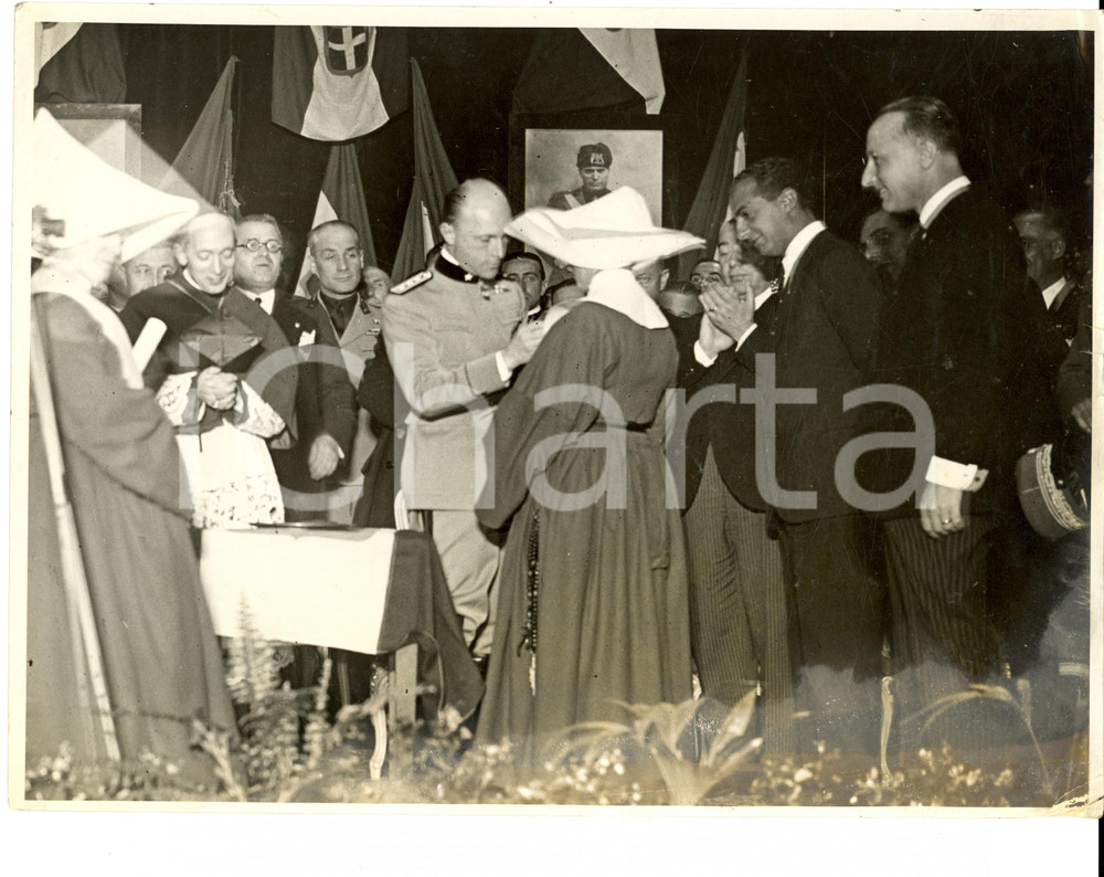 Fotografia d epoca originale 1933 MILANO Duca di BERGAMO decora suor Maria Giovannina VILLA SanitÃ  Pubblica 1