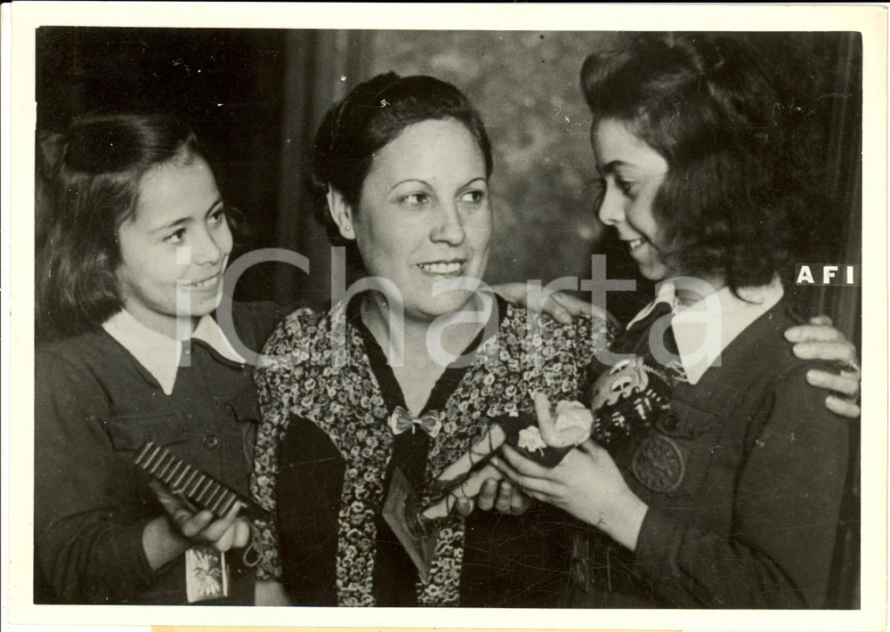 Fotografia d epoca originale 1943 MADRID Il ritorno dei bimbi riscattati da RUSSIA Sovietica Fotografia 1