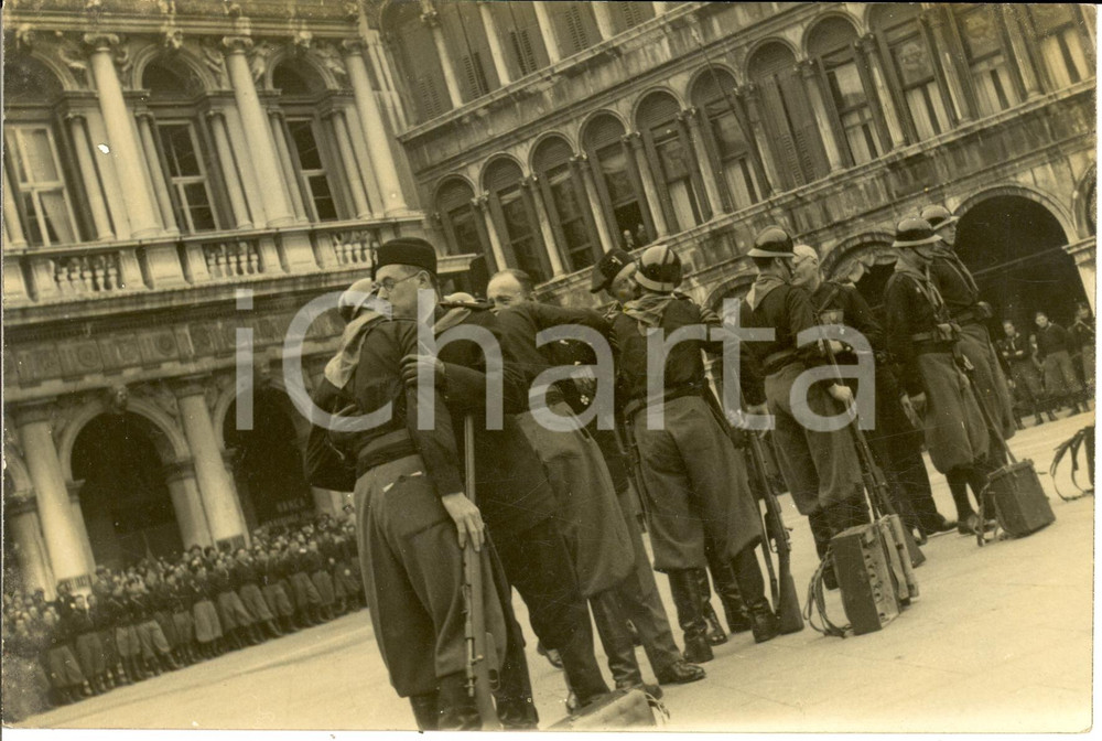 Fotografia d epoca originale 1935 VENEZIA Consegna mitragliatrice ai Fasci Giovanili Fotografia 1