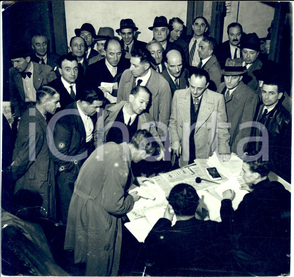 Fotografia d epoca originale 1935 MILANO Volontari a Caserma CARROCCIO per Africa Orientale Foto DANNEGGIATA 1