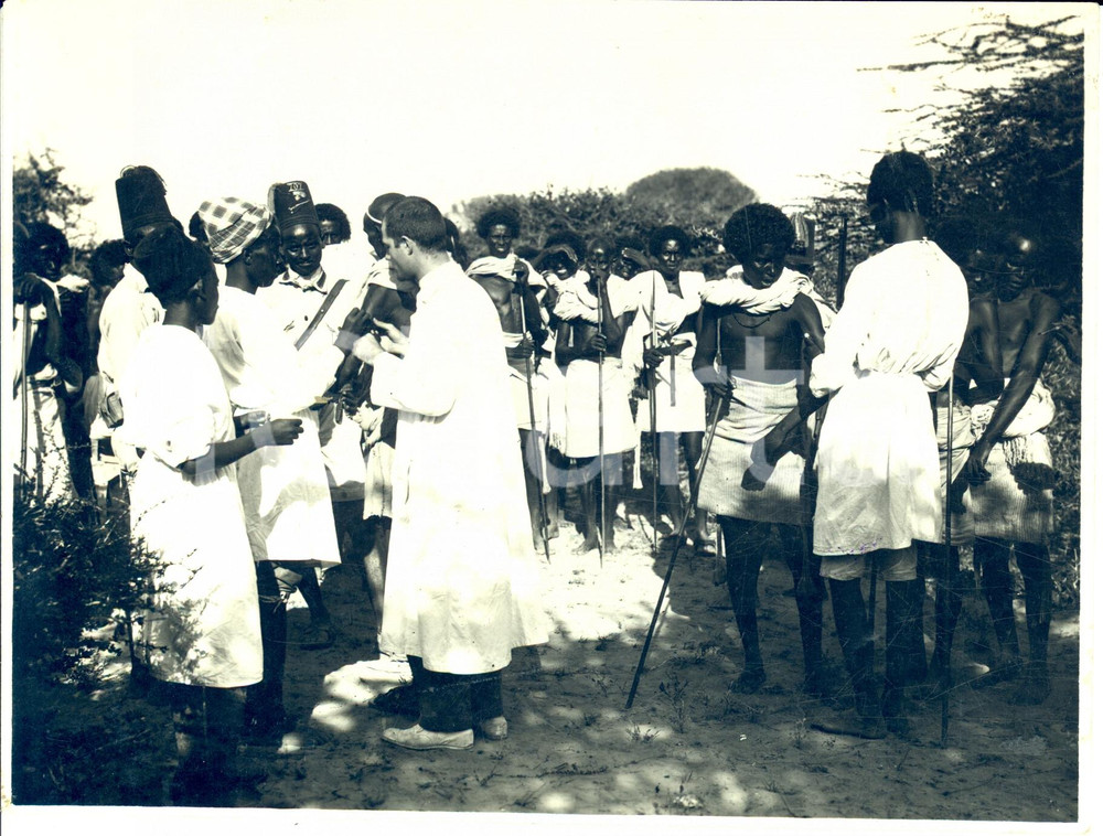 Fotografia d epoca originale 1930 ca UARSCEIK SOMALIA Vaccinazione beduini nomadi Fotografia 1
