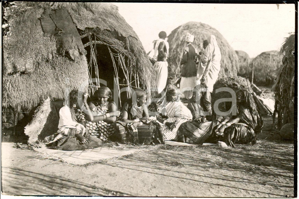 Fotografia d epoca originale 1935 ca SOMALIA Donne indigene nei costumi tradizionali Fotografia 1