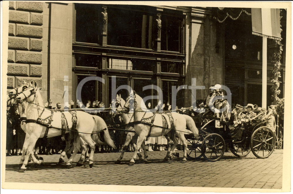 Fotografia d epoca originale 1937 BUDAPEST Vittorio Emanuele III Miklos HORTHY in carrozza Fotografia 1