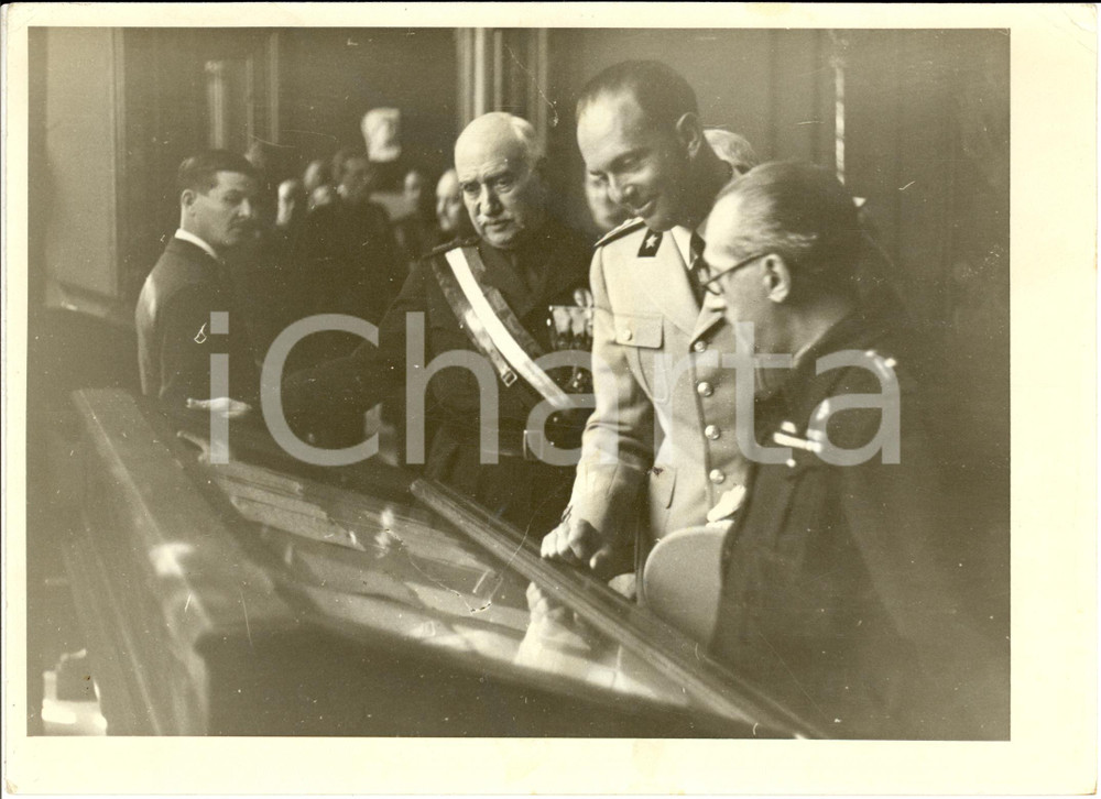 Fotografia d epoca originale 1939 FIRENZE Principe UMBERTO II visita Mostra Medicea Fotografia 1