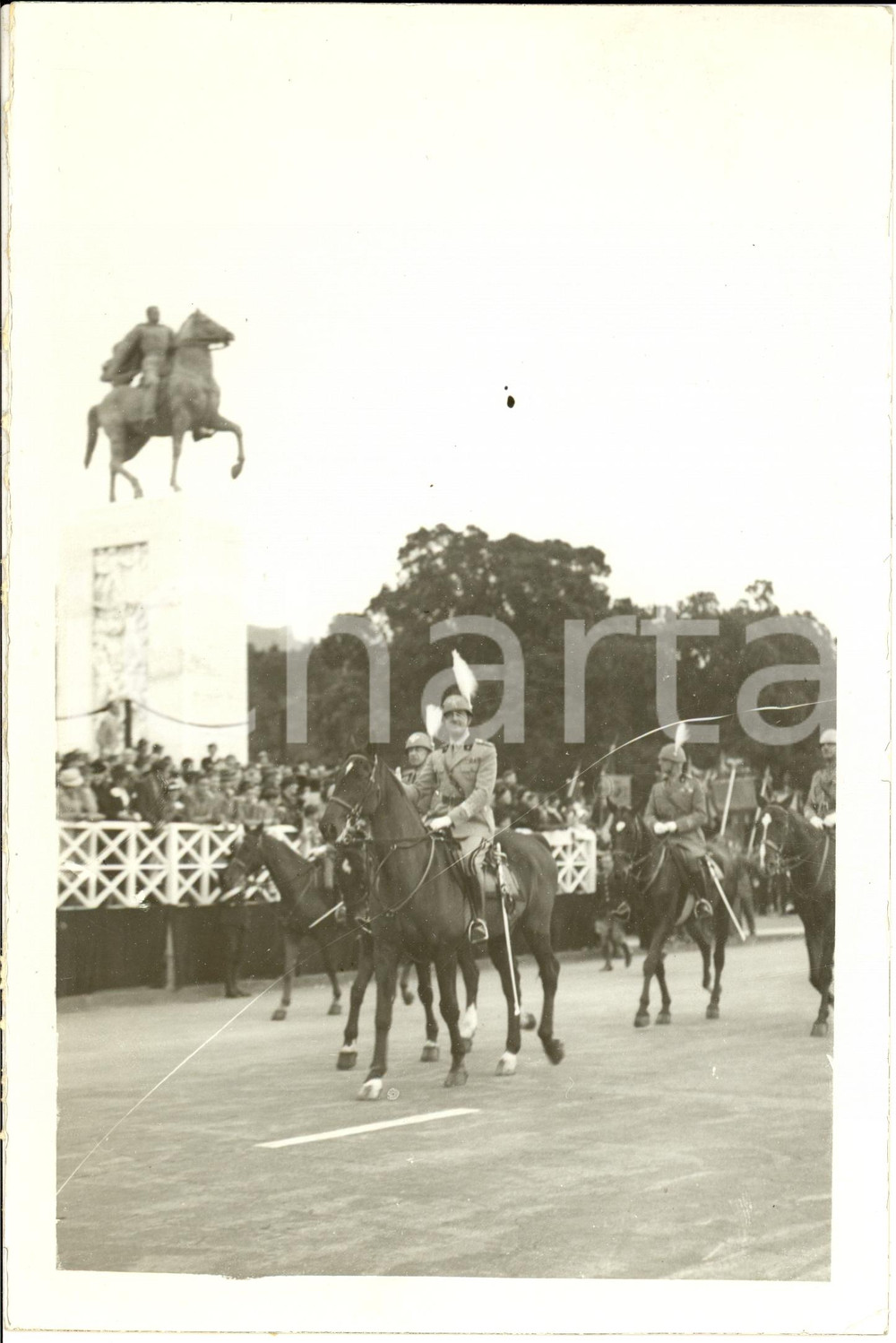 Fotografia d epoca originale 1936 NAPOLI Principe UMBERTO II passa in rivista truppe in via CARACCIOLO Foto 1