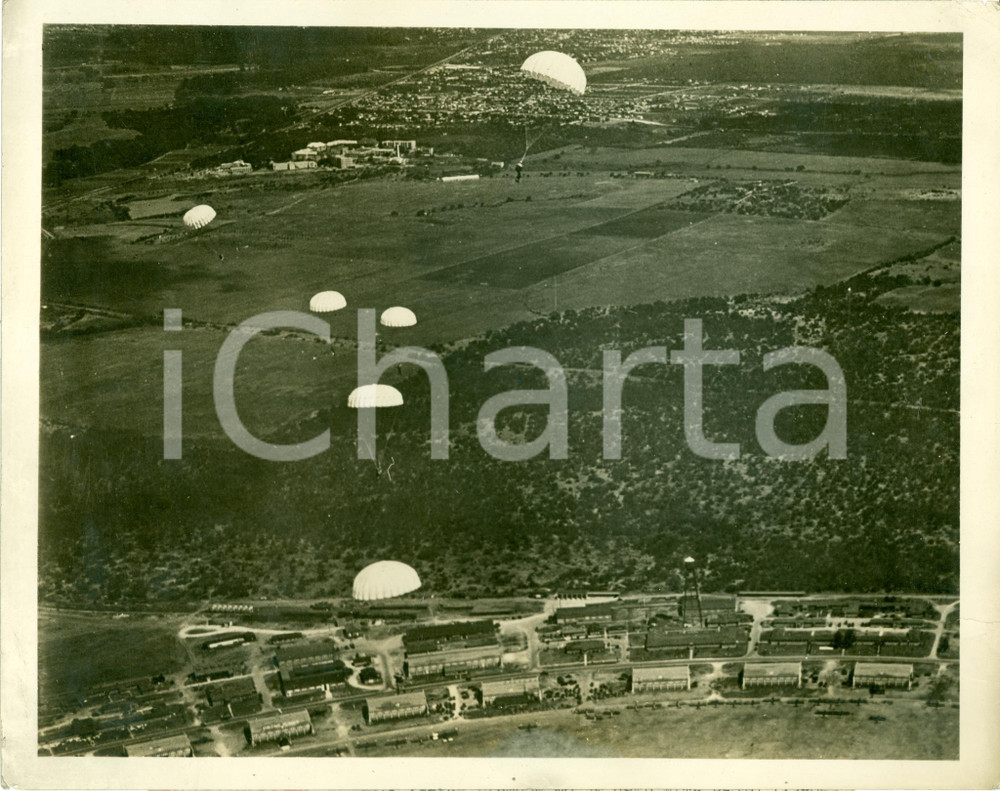 Fotografia d epoca originale 1940 ca SAN ANTONIO TEXAS Sei paracadutisti si lanciano a BROOK FIELDS Foto 1