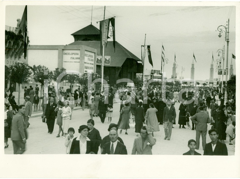 Fotografia d epoca originale 1936 BARI Padiglione della TRECCANI alla FIERA LEVANTE Fotografia 1