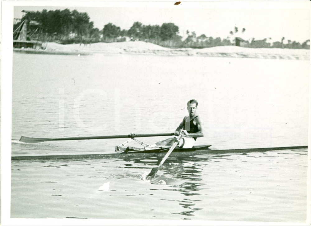 Fotografia d epoca originale 1934 MILANO Littoriali canottaggio Gaddo DELLA GHERARDESCA vince gara singoli 1 1
