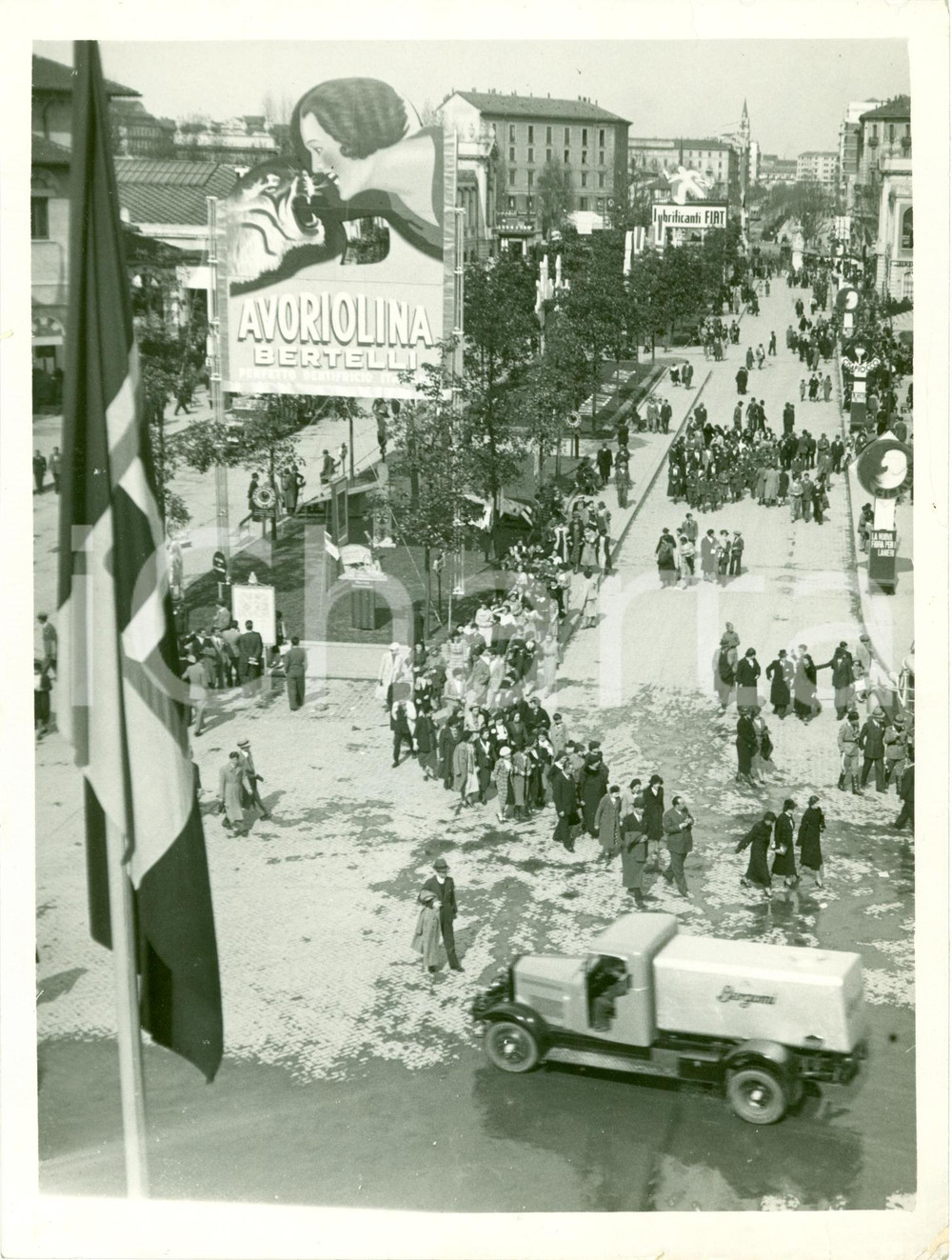 Fotografia d epoca originale 1937 MILANO Padiglione dentifricio Avoriolina BERTELLI Fiera Campionaria Foto 1