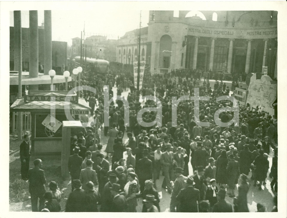 Fotografia d epoca originale 1937 MILANO Palazzo Mostra OSPEDALI Elettrotreno BREDA Fiera Campionaria FOTO 1