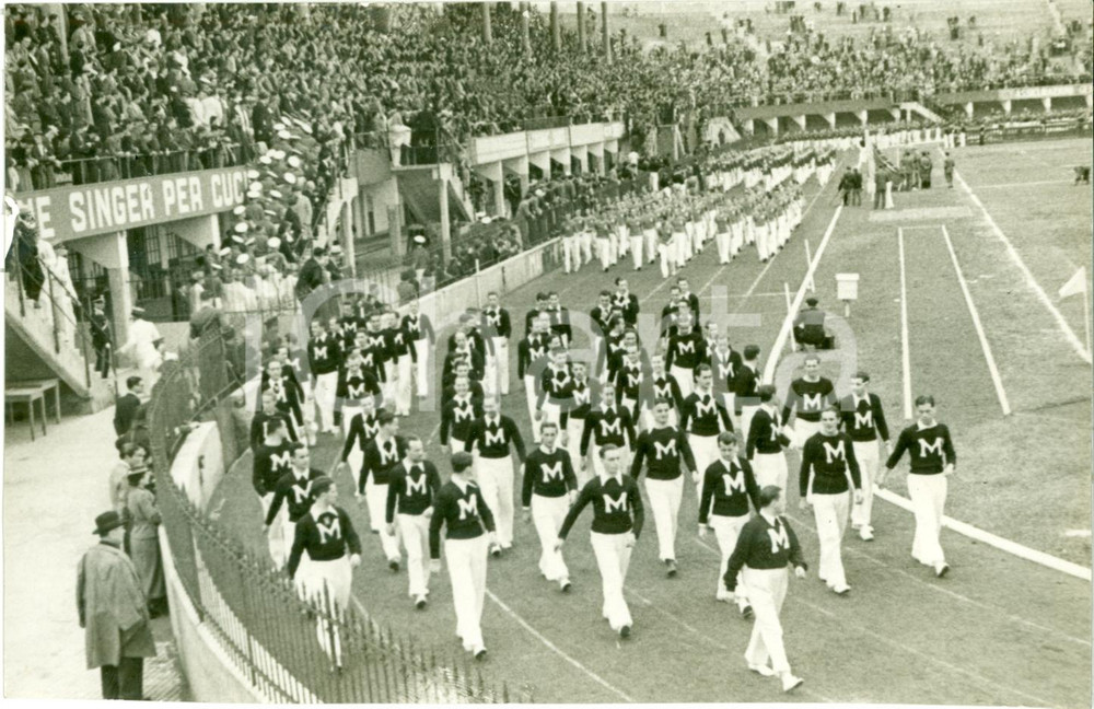 Fotografia d epoca originale 1936 MILANO Sfilata squadra GUF Milano per inaugurazione LITTORIALI Fotografia 1