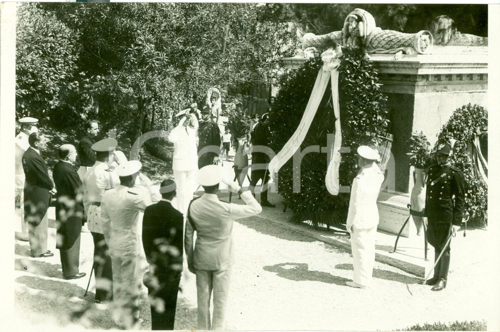 Fotografia d epoca originale 1930 ROMA Ufficiali nave argentina PRESIDENTE SARMIENTO omaggio caduti Fascisti 1