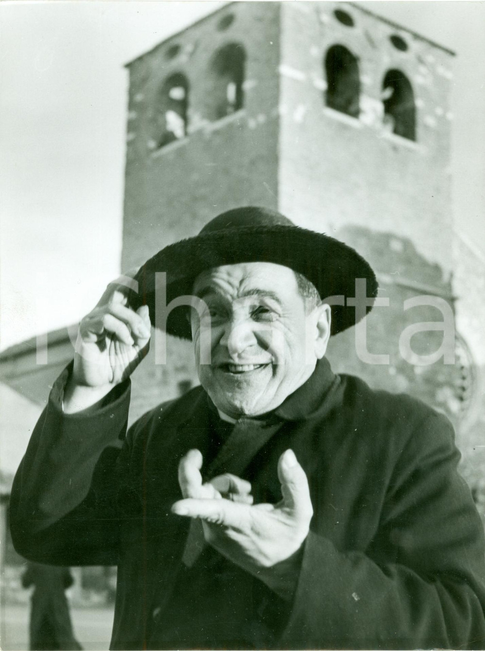 Fotografia d epoca originale 1950 ca CAPODISTRIA Parroco Giorgio BRUNI Castello SAN GIUSTO Foto DANNEGGIATA 1