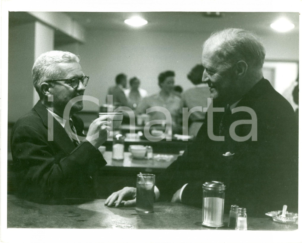 Fotografia d epoca originale 1956 WASHINGTON USA Giornalista Jack BEAL con John F. SIMMONS Fotografia 1