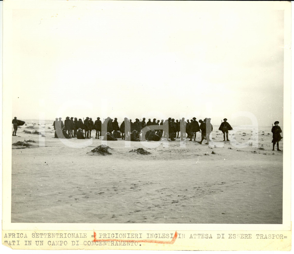 Fotografia d epoca originale 1942 LIBIA WWII Prigionieri inglesi destinati a campo di concentramento FOTO 1
