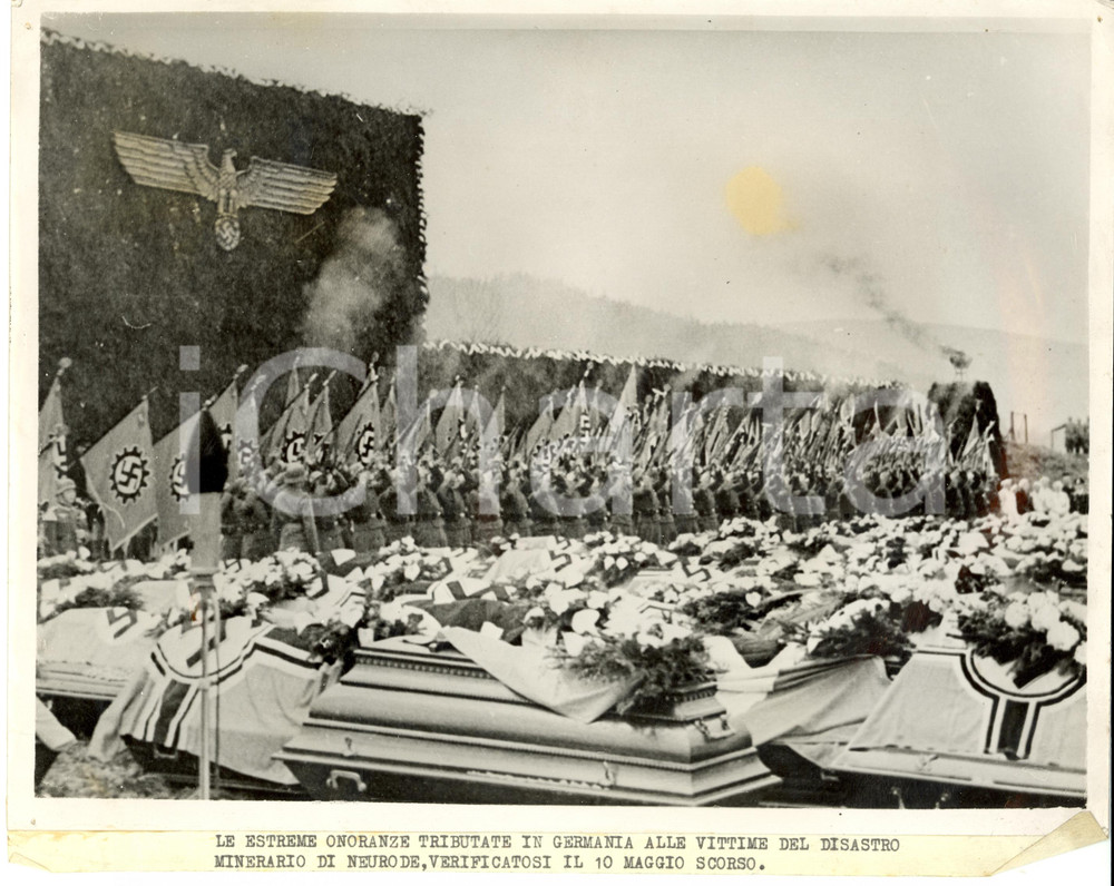 Fotografia d epoca originale 1941 GERMANIA Funerali delle vittime del disastro minerario di NEURODE Foto 1