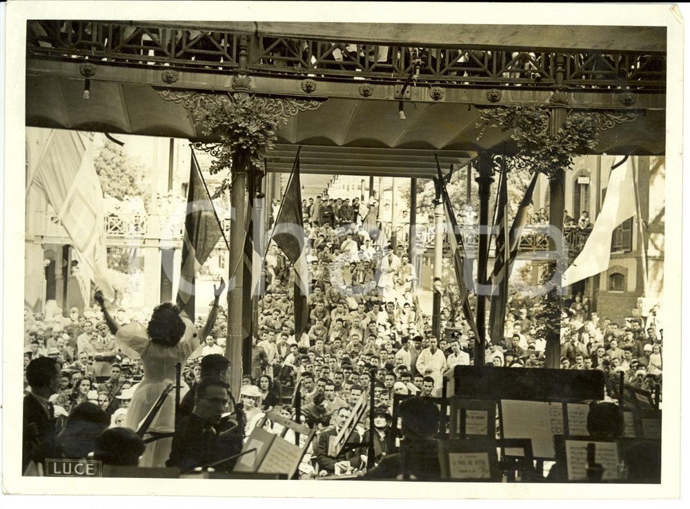Fotografia d epoca originale 1941 ROMA Ospedale del CELIO Spettacolo d arte varia per feriti di guerra Foto 1