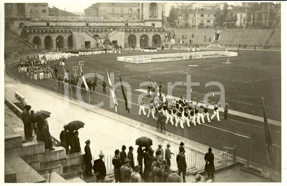 Fotografia d epoca originale 1934 MILANO LITTORIALI GUF Gruppi Universitari Fascisti sfilano all arena Foto 1