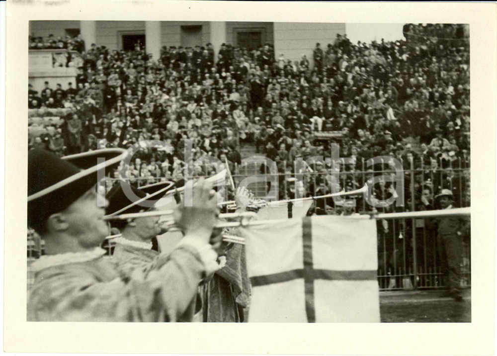Fotografia d epoca originale 1935 ca MILANO LITTORIALI Carosello universitario e pubblico dell arena Foto 1