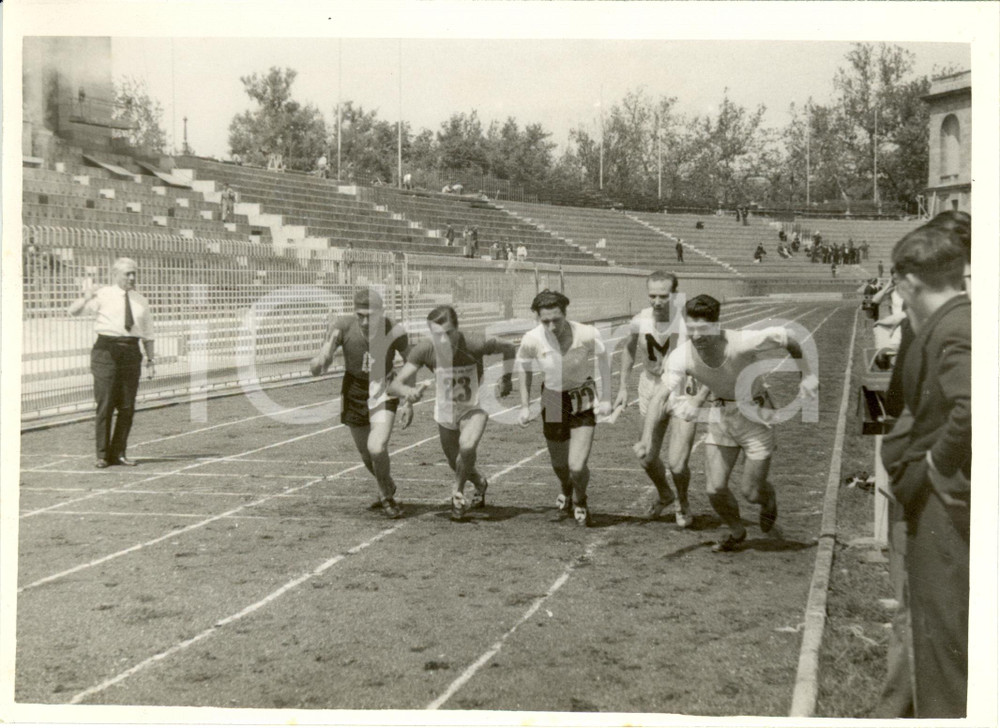 Fotografia d epoca originale 1934 MILANO GUF Gara di staffetta per selezione atleti LITTORIALI Fotografia 1