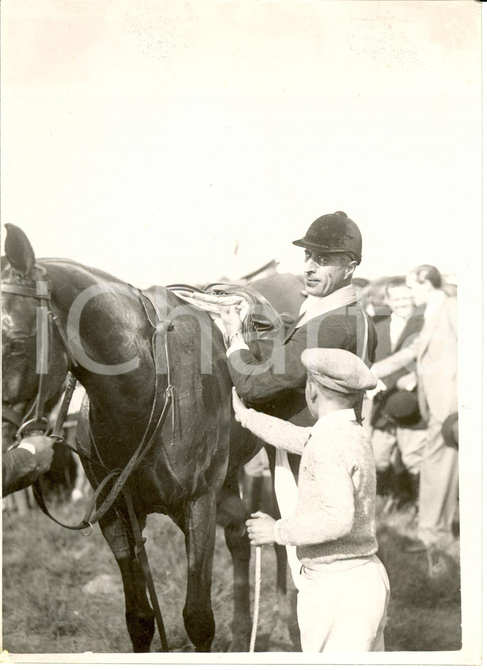 Fotografia d epoca originale 1934 SOMMA LOMBARDO VA IPPICA Gara del CANILE Il vincitore CLANESSE e fantino 1