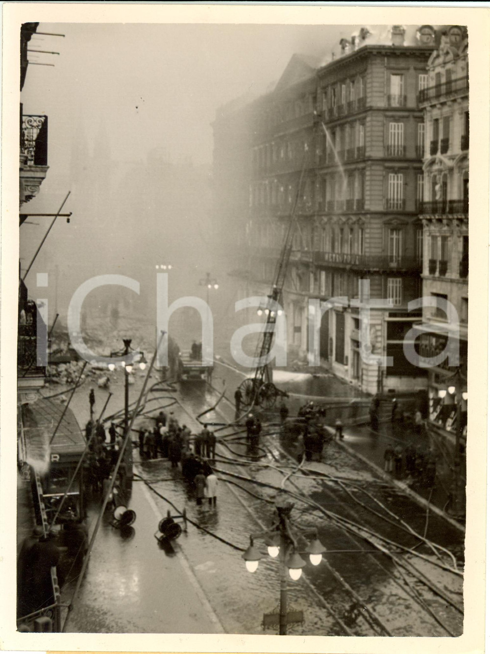 Fotografia d epoca originale 1938 MARSIGLIA F L incendio delle NOUVELLE GALERIES raggiunge l HOTEL NOAILLES 1