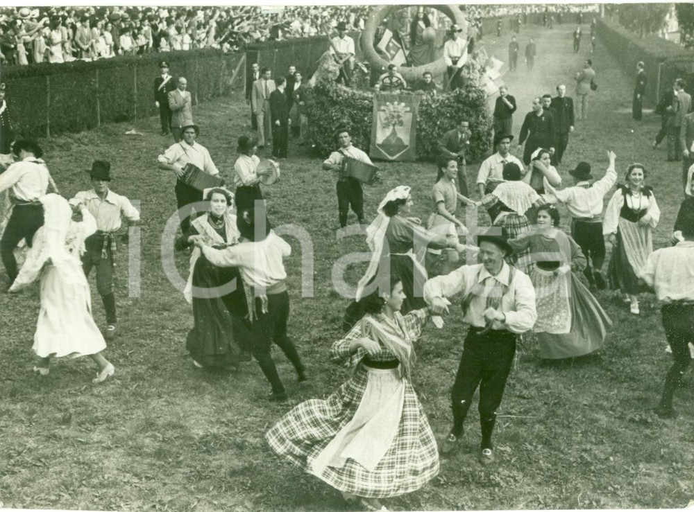 Fotografia d epoca originale 1936 ROMA Danze in costume tipico per FESTA DELL UVA Fotografia 1