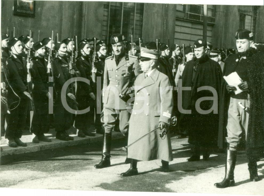 Fotografia d epoca originale 1938 MILANO Vittorio Emanuele III Rino PARENTI reparti GIL in Via CONSERVATORIO 1