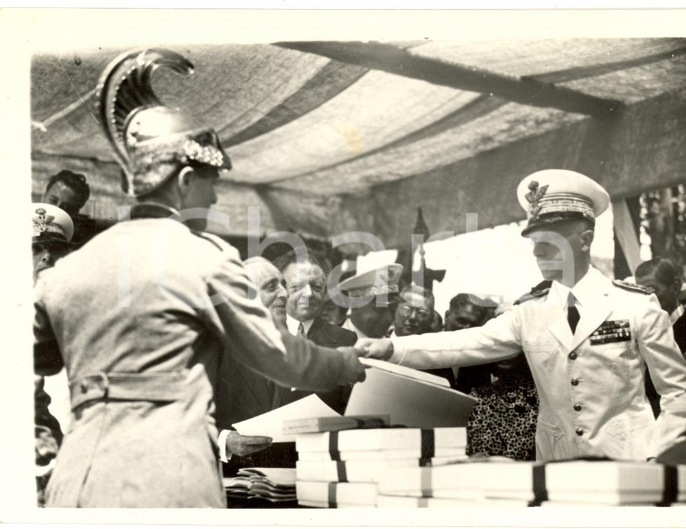 Fotografia d epoca originale 1938 MILANO Duca di BERGAMO premia ufficiale DRAGONI PRO ESERCITO Foto 1