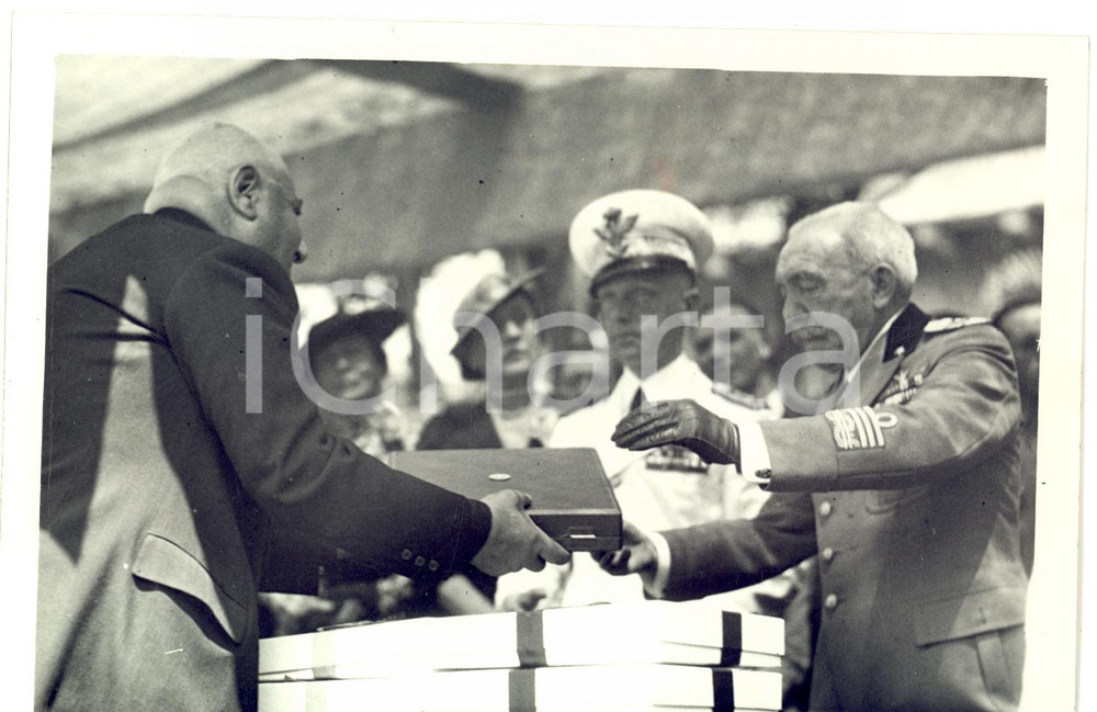 Fotografia d epoca originale 1938 MILANO Duca di BERGAMO alla distribuzione premi PRO ESERCITO Foto 1