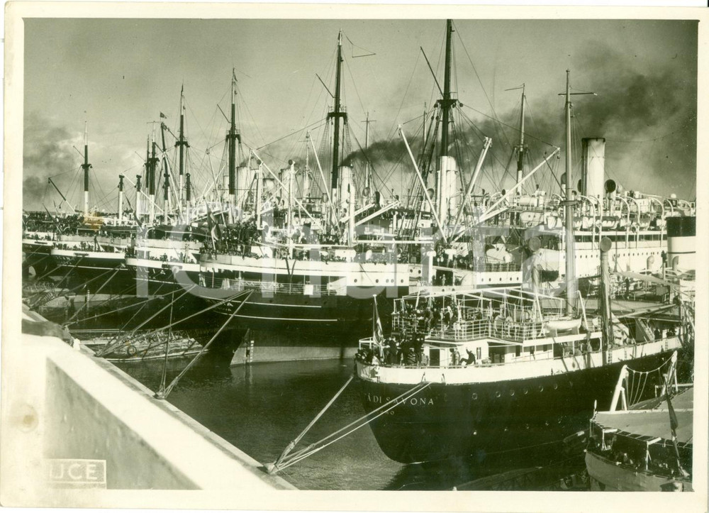 Fotografia d epoca originale 1939 TRIPOLI LIBIA Navi dei 20.000 coloni ancorate al porto Fotografia 1