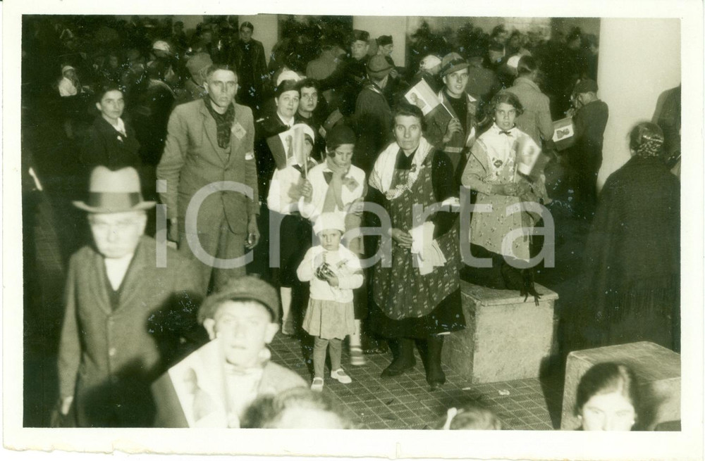 Fotografia d epoca originale 1938 GENOVA Grande affluenza al porto dei coloni della LIBIA Fotografia 1